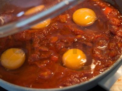 Ašakšuka su saldžiuoju pipiru Žingsnis 7