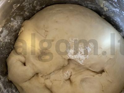 Pica ant minkšto ir oro tešlos Žingsnis 1