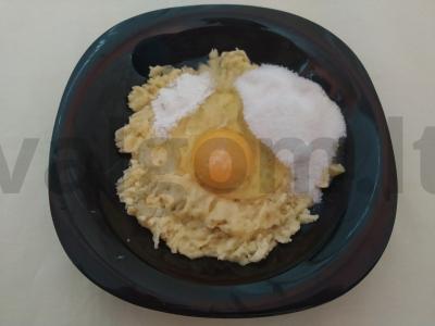 Bananų blynai su kefyro ir grikių tešla Žingsnis 1