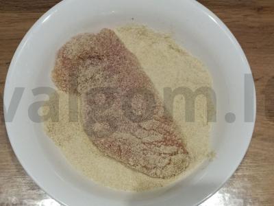 Vištiena panko džiūvėsėliuose su granatu Žingsnis 3