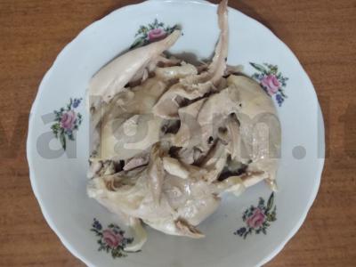 Kvapnus vištienos sultinys su daržovėmis ir namine makaronais Žingsnis 1