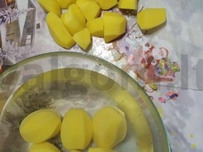 Elnių šonkauliai, troškinti su bulvėmis Žingsnis 4