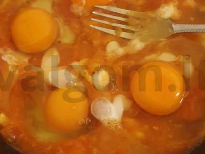 Šakšuka su grietinėle ir pomidorais Žingsnis 2