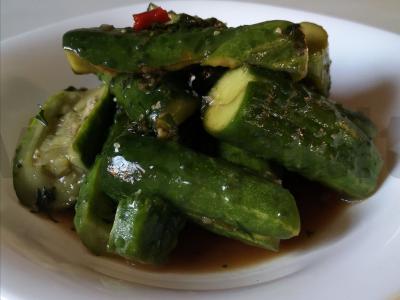 Sukrėsti agurkai maišelyje pagrindine nuotrauka