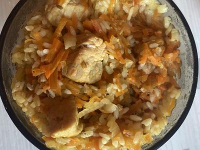 Namų plovas puode pagrindine nuotrauka