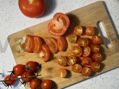 Salotas su stracciatella, avokadu ir pomidorais Žingsnis 1