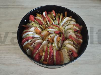 Ratatouille su česnaku ir provanso žolelėmis pagrindine nuotrauka