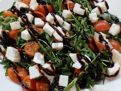 Salotas „Laimė“ pagrindine nuotrauka