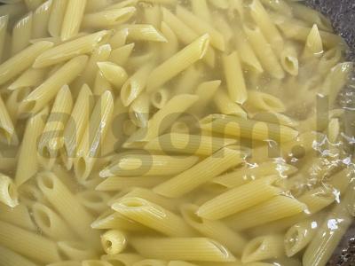 Penne makaronai su jautiena ir aštriu pipiru grietinėlės padaže Žingsnis 1