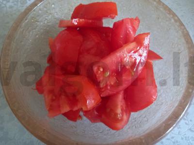 Marinuoti pomidorai su česnaku ir petražolėmis Žingsnis 2