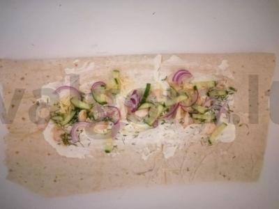 Sultinga vištienos krūtinėlė su daržovėmis ir grietine lavaše Žingsnis 3