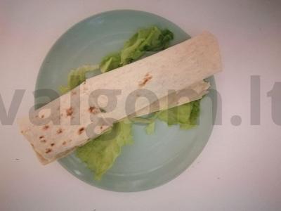 Sultinga vištienos krūtinėlė su daržovėmis ir grietine lavaše pagrindine nuotrauka