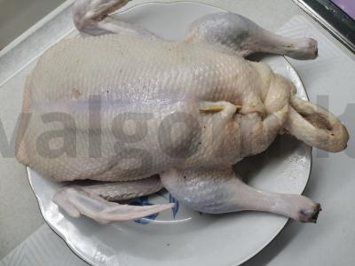 Antis orkaitėje su džiovintais abrikosais ir čili kečupu Žingsnis 7