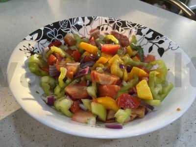 Greitas vasaros salotas pagrindine nuotrauka