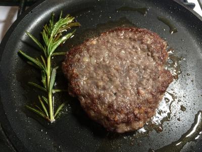 Namų burgeriai su jautienos bifšteksu Žingsnis 2