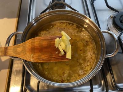 Vegetariškos makaronai su svogūnais Žingsnis 3