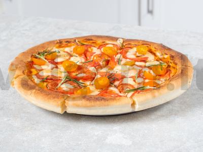 Pica su pomidorais pagrindine nuotrauka