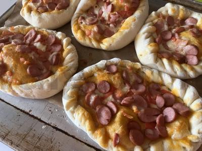 Namų mini-picos su kraštais visai šeimai pagrindine nuotrauka