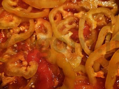 Namų stiliaus pipirų ir pomidorų lečo pagrindine nuotrauka