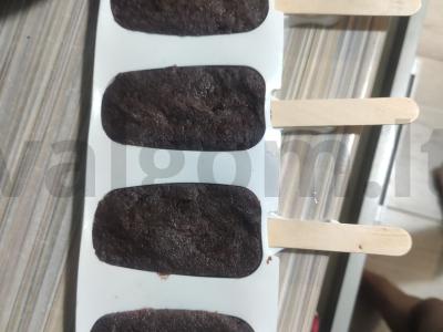 Bulvių pyragas ledų pavidalu su avietėmis ir pieniniu šokoladu Žingsnis 2