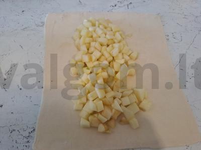 Obuolių štrudelis su šokoladu desertui Žingsnis 5