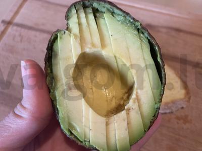 Avokado, citrinos žievelės ir sūrio tostai Žingsnis 2