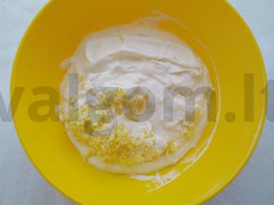 Velykinis zuikis tortas su razinomis Žingsnis 2