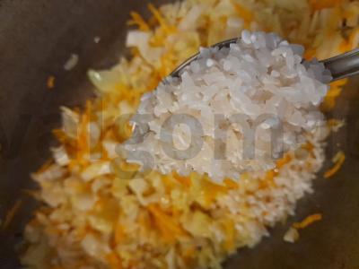 Švelnus ryžiai su vištiena ir Pekino kopūstu Žingsnis 3