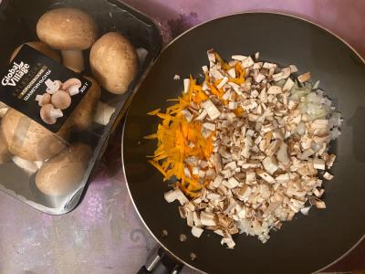 Bulvės su kalakutiena ir daržovėmis „Po-lapušenkiškai“ Žingsnis 3