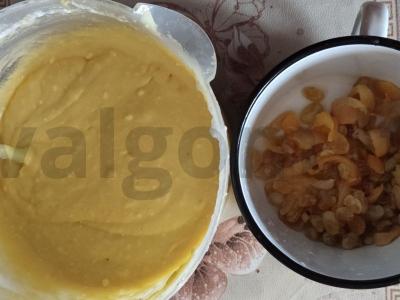 Varškės apkepas su džiovintais vaisiais Žingsnis 4