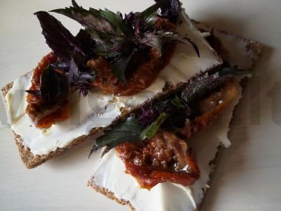 Džiovinti pomidorai pagrindine nuotrauka