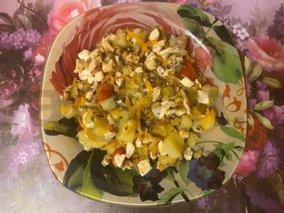 Bulvės su kalakutiena ir daržovėmis „Po-lapušenkiškai“ pagrindine nuotrauka