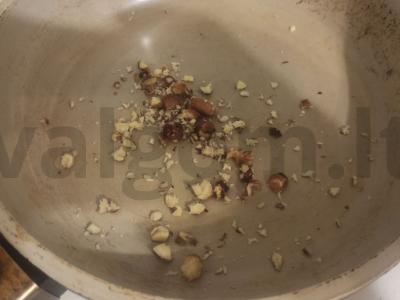 Varškė su sezamo sėklomis ir riešutais Žingsnis 1