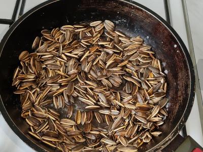Sūdyti kepti saulėgrąžų sėklos Žingsnis 3