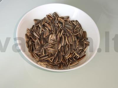 Sūdyti kepti saulėgrąžų sėklos pagrindine nuotrauka