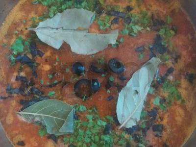 Sultinys su rūkytais mėsos gaminiais ir kvapniais žalumynais Žingsnis 3