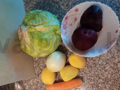 Sotūs daržovių borštas su citrinos rūgštimi Žingsnis 1