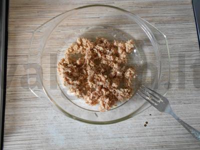 Salotos su tunu, kukurūzais ir kietuoju sūriu Žingsnis 1