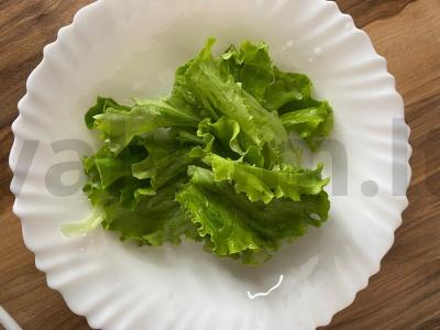 Vasaros salotos su ridikėliais ir česnako pipirais Žingsnis 1