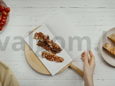 Salotos su lašiša ir švelniu avokado kreminiu padažu Žingsnis 4