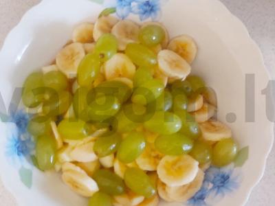 Bananų salotos su persimonu Žingsnis 4