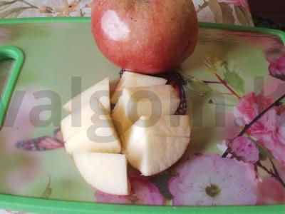 Smuzi su kriauše, obuoliu, bananais ir vyšnių sultimis Žingsnis 2