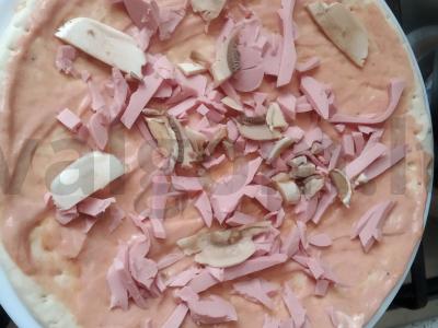 Pica su korėjietiška morkų salotomis mikrobangų krosnelėje Žingsnis 3