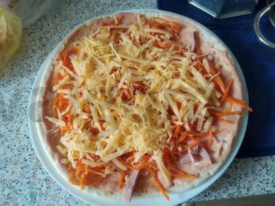 Pica su korėjietiška morkų salotomis mikrobangų krosnelėje Žingsnis 5