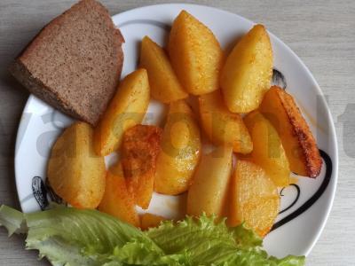 Kepta bulvė su rūkytąja paprika pagrindine nuotrauka