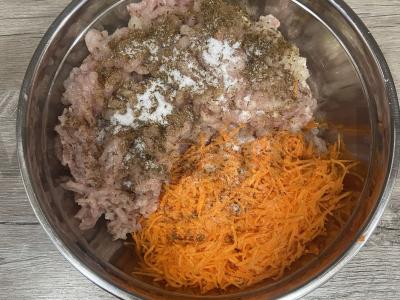 Vištienos kotletai su morkomis Žingsnis 3