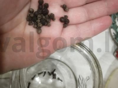 Marinuoti agurkai „Saldūs“ Žingsnis 3