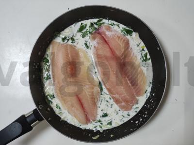 Troškinta tilapijos filė grietinėlės padaže Žingsnis 2