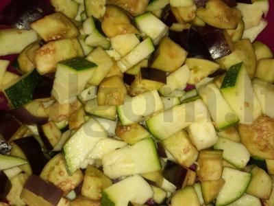 Kepinta kiaulienos kaklas, kepta su daržovėmis Žingsnis 1