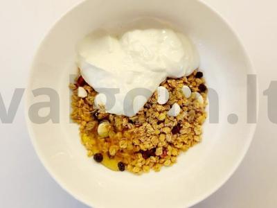 Greita granola su persimonais Žingsnis 1